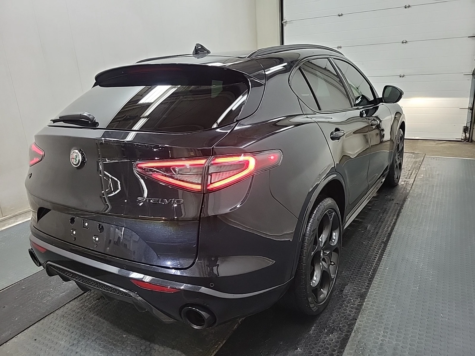 Alfa Romeo Stelvio * TI SPORT * CARFAX * ВЪЗМОЖНОСТ ЗА ФИНАНСИРАНЕ - изображение 4
