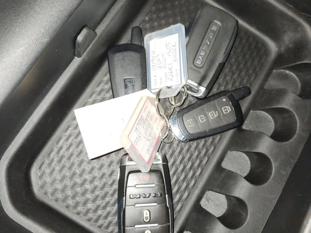 Dodge RAM 1500 * REBEL CREW CAB SHORT BED * CARFAX * БЕЗ ПЪРВОНАЧ - изображение 8