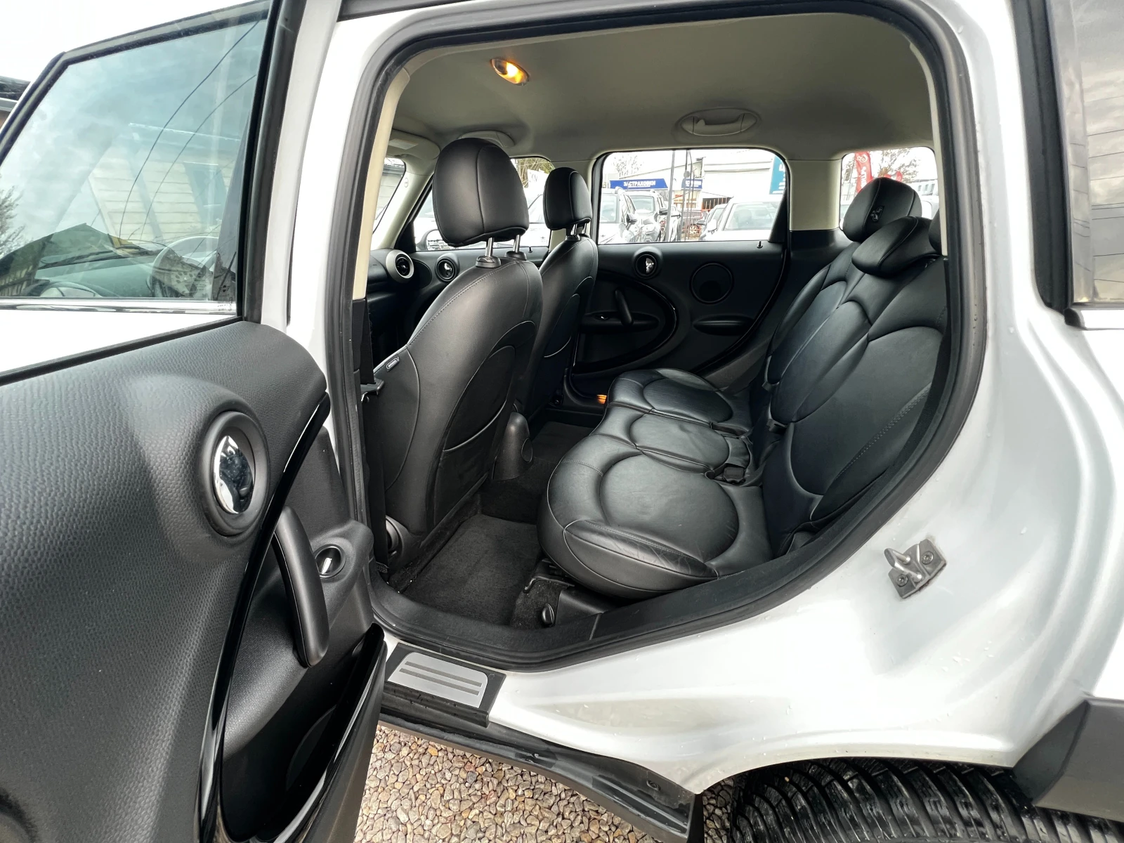 Mini Countryman S 2.0d ALL4/AUT/NAVI/XENON/ПАРКТРОНИК, снимка 9 - Автомобили и джипове - 54044715