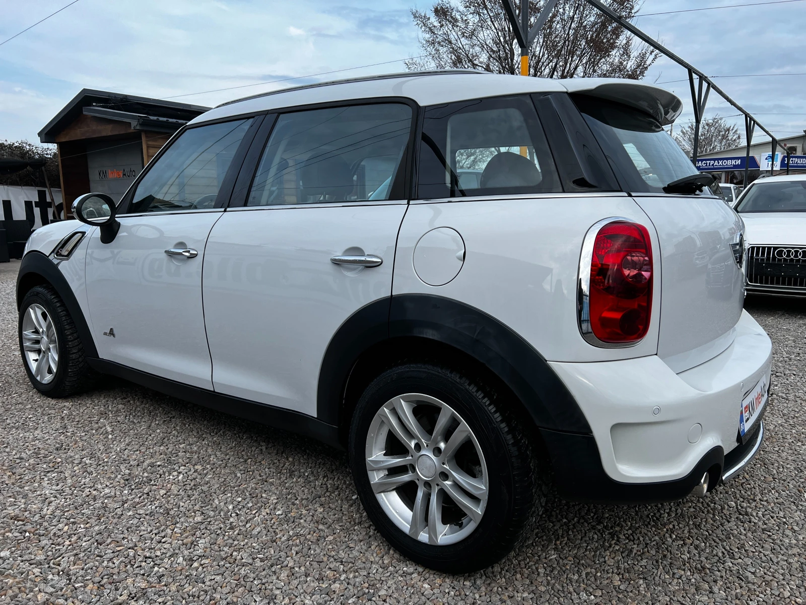 Mini Countryman S 2.0d ALL4/AUT/NAVI/XENON/ПАРКТРОНИК, снимка 6 - Автомобили и джипове - 54044715