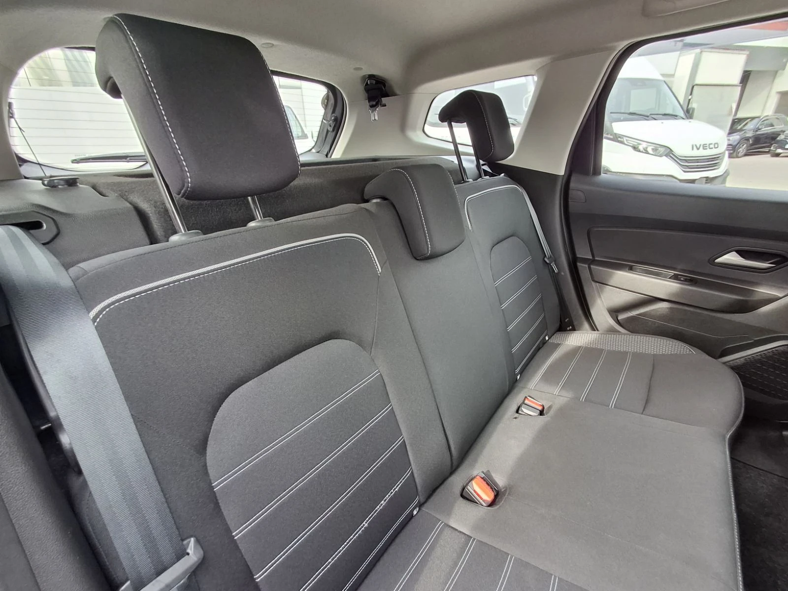 Dacia Duster TCe 100 �.�. ECO-G S&S BVM6 | Mobile.bg � ����������� 16