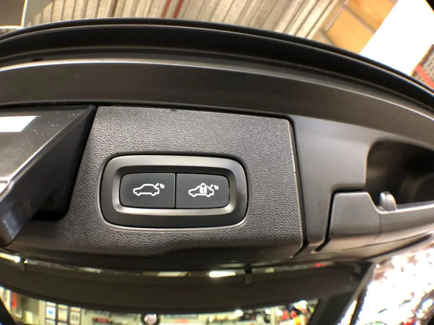 Volvo XC60 T6* MOMENTUM* ДИГИТАЛНО* ТАБЛО* КАМЕРА* МАСАЖ* ДИС, снимка 16 - Автомобили и джипове - 55598070