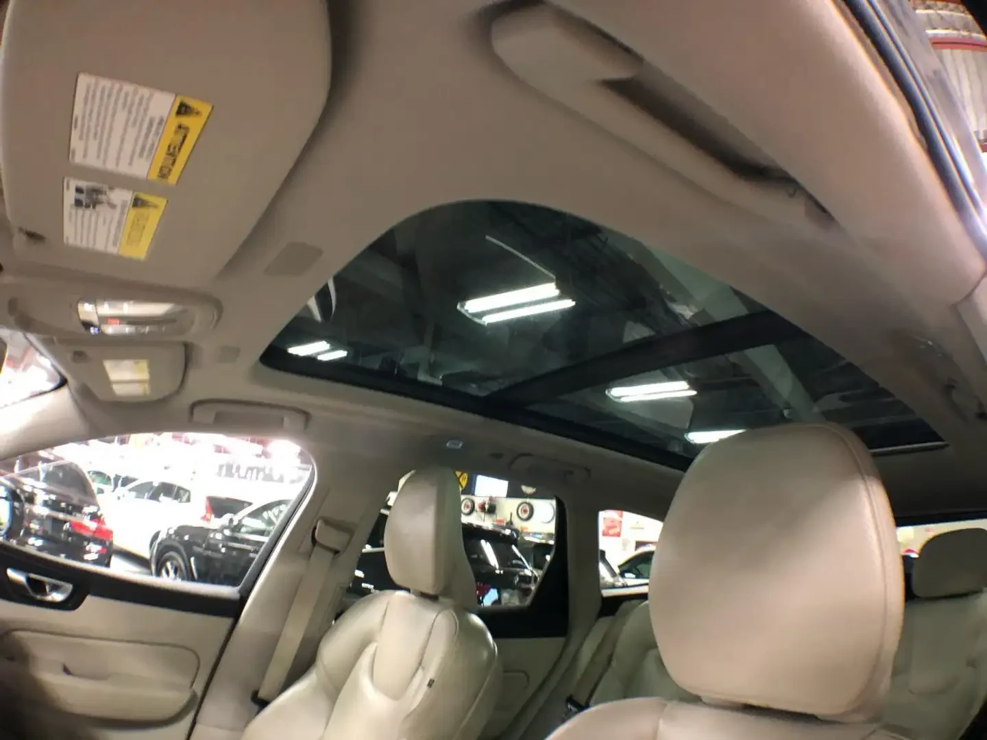 Volvo XC60 T6* MOMENTUM* ДИГИТАЛНО* ТАБЛО* КАМЕРА* МАСАЖ* ДИС, снимка 10 - Автомобили и джипове - 55598070