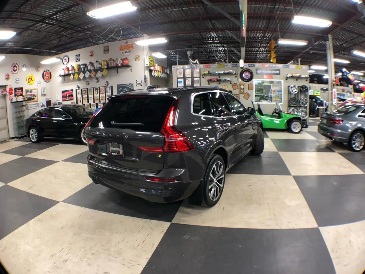 Volvo XC60 T6* MOMENTUM* ДИГИТАЛНО* ТАБЛО* КАМЕРА* МАСАЖ* ДИС, снимка 4 - Автомобили и джипове - 55598070