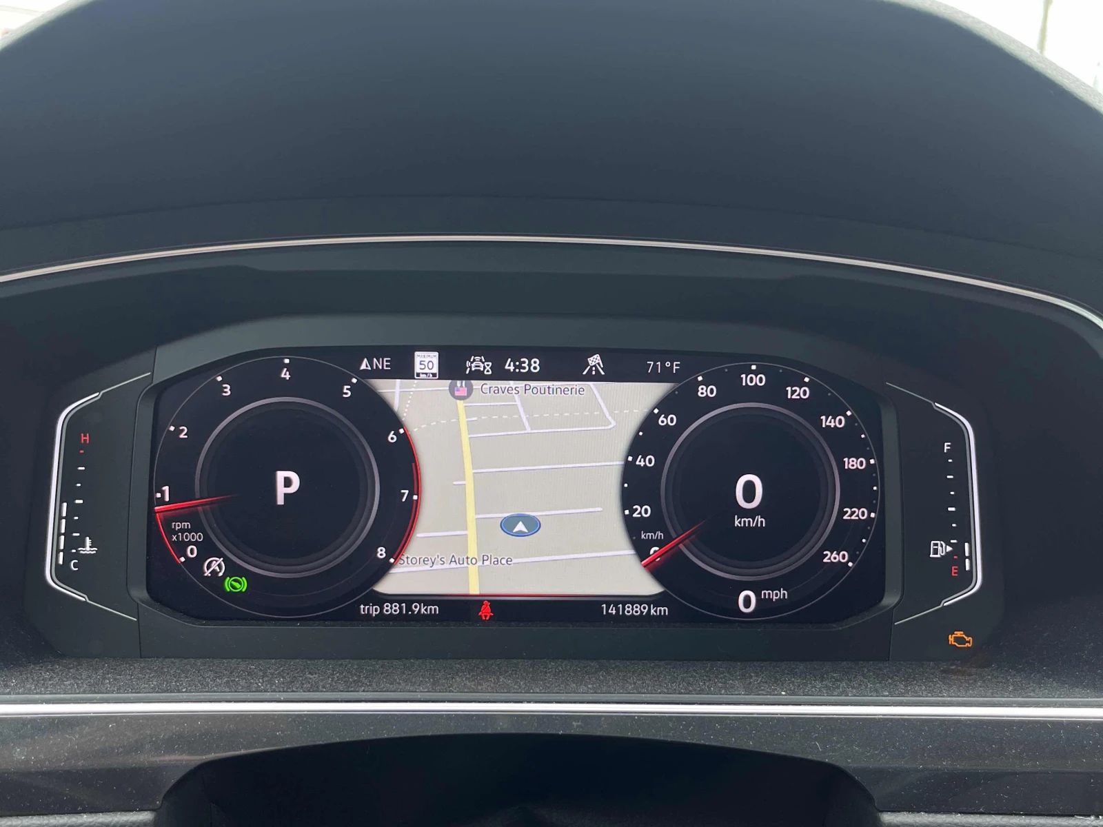 VW Tiguan Highline R-Line / 360 / DIS / Fender / Обдухване, снимка 8 - Автомобили и джипове - 55993241