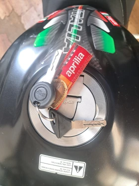 Aprilia Tuono v4 APRC ABS TRC, снимка 6