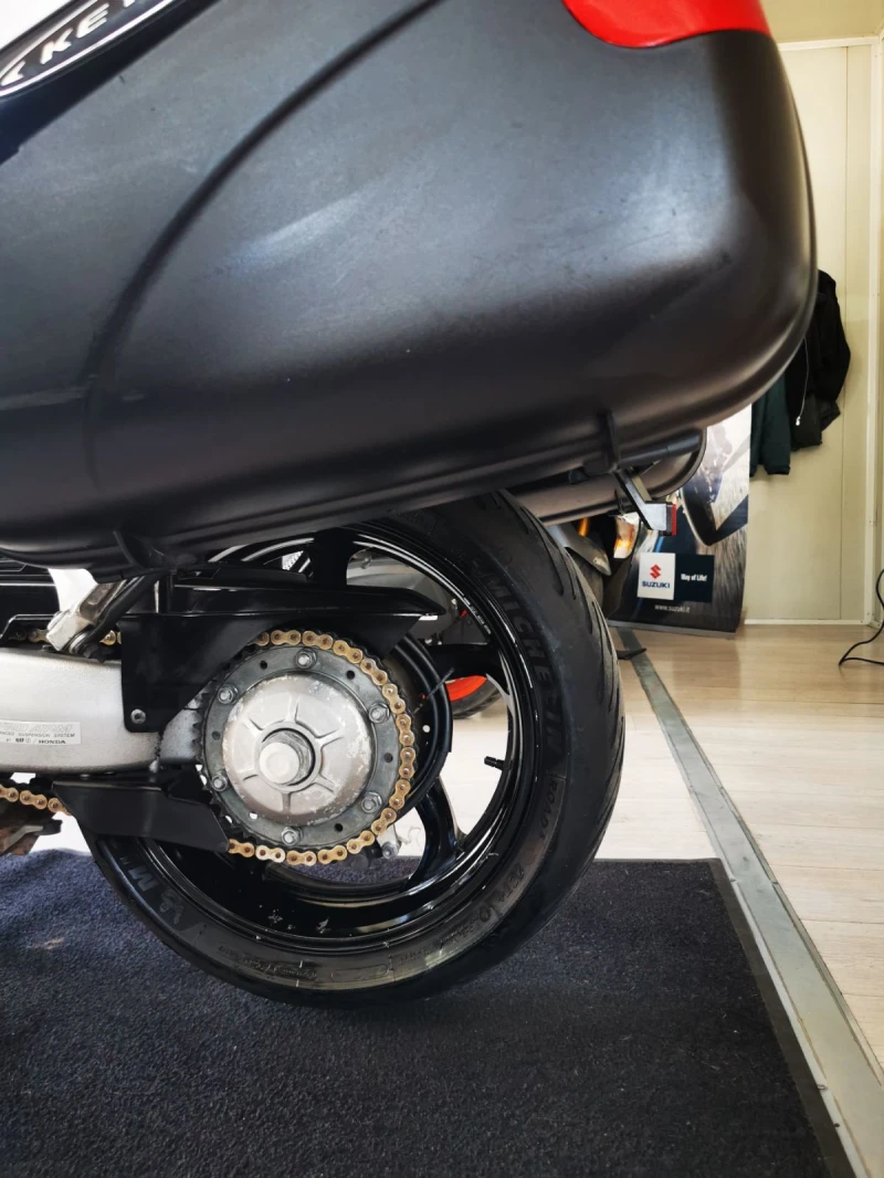 Honda Vfr 800i, снимка 11 - Мотоциклети и мототехника - 51096187