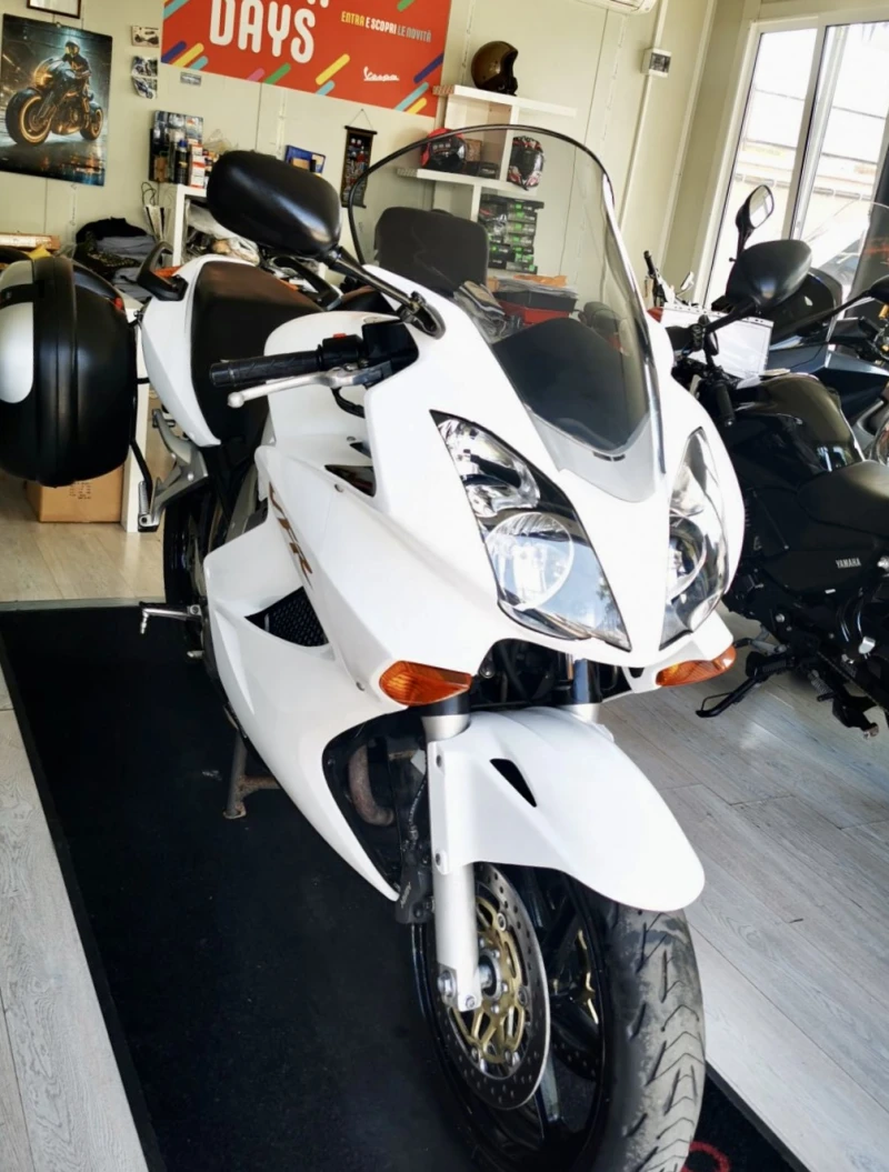 Honda Vfr 800i, снимка 6 - Мотоциклети и мототехника - 51096187