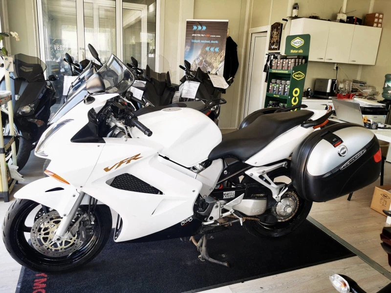 Honda Vfr 800i, снимка 13 - Мотоциклети и мототехника - 51096187