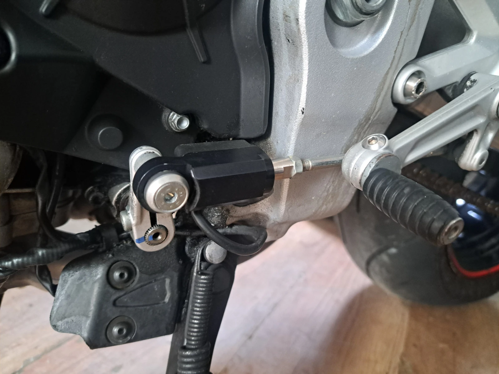 Aprilia Tuono v4 APRC ABS TRC - изображение 3