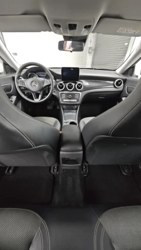 Mercedes-Benz CLA 200 200d Shooting brake 4MATIC Led Обслужена, снимка 13