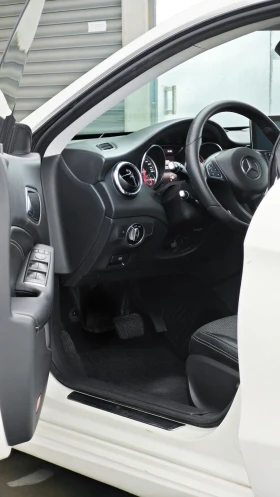 Mercedes-Benz CLA 200 200d Shooting brake 4MATIC Led Обслужена, снимка 7