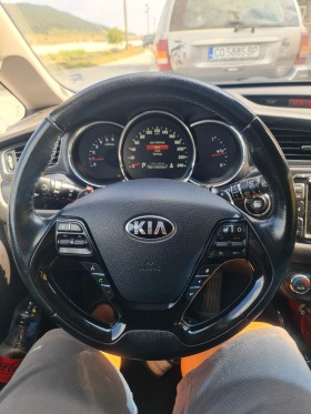 Kia Ceed 1.6 CRDI, снимка 16 - Автомобили и джипове - 45736369