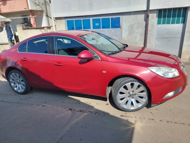 Opel Insignia, снимка 1 - Автомобили и джипове - 48108394