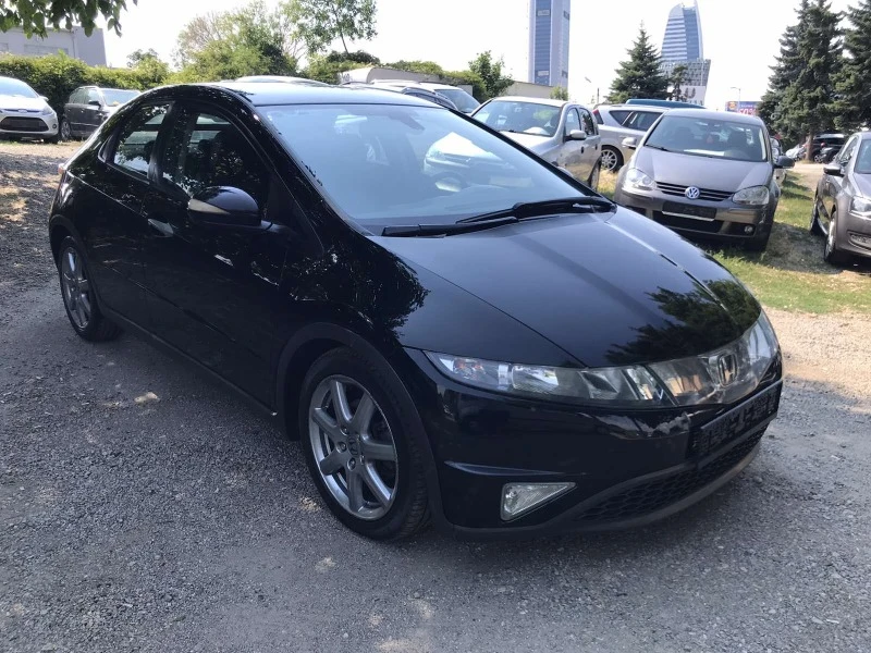 Honda Civic 1.8 vtec, снимка 3 - Автомобили и джипове - 44943703