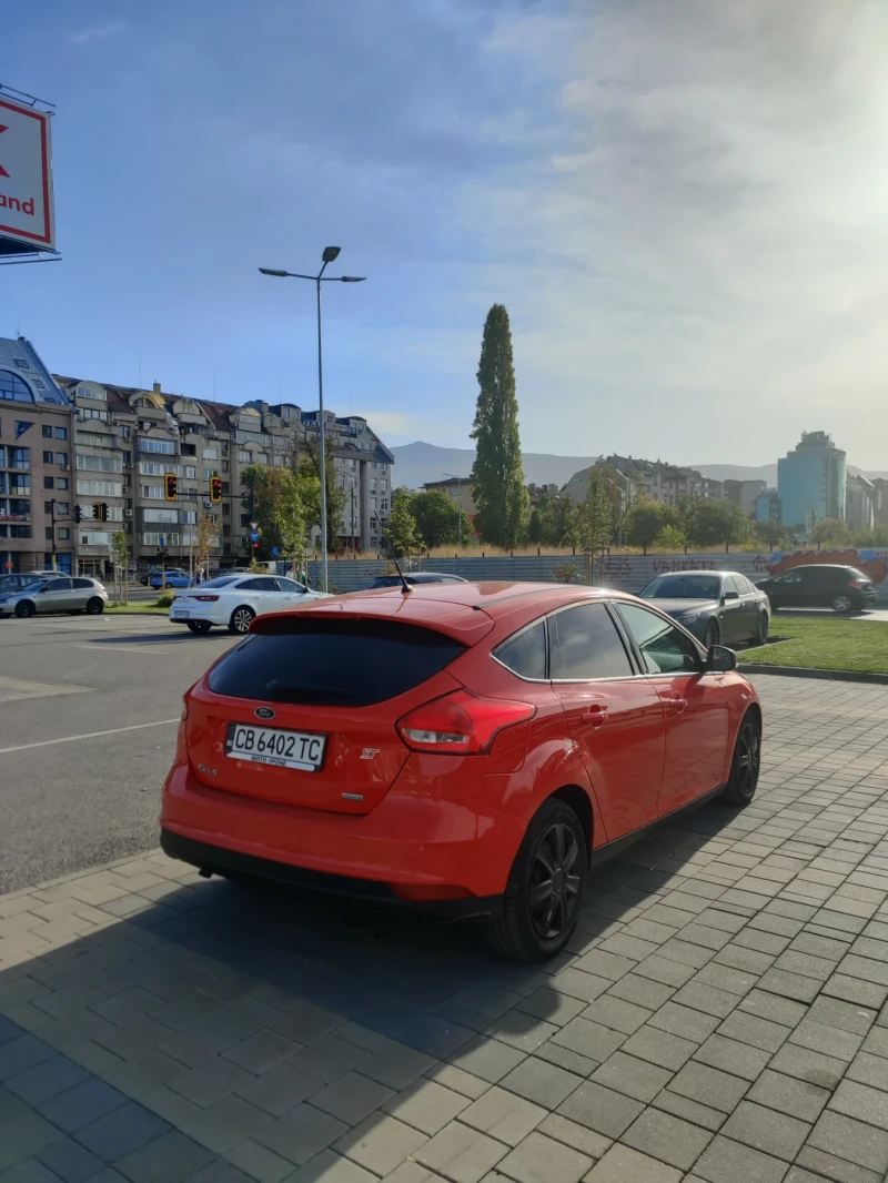 Ford Focus 1.0, снимка 3 - Автомобили и джипове - 47533753