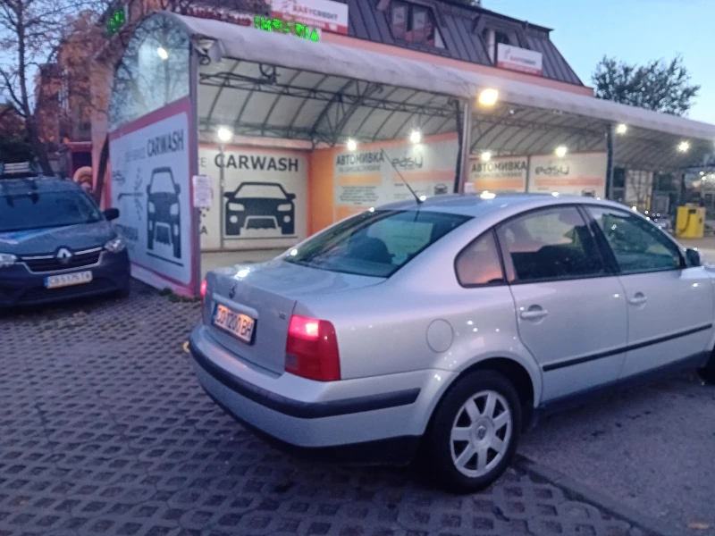 VW Passat, снимка 5 - Автомобили и джипове - 47582259