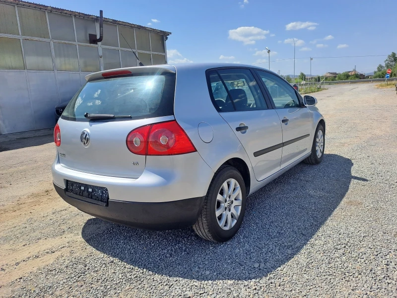 VW Golf 1.6 benzin, снимка 4 - Автомобили и джипове - 51171498