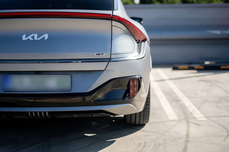 Kia EV6 GT line, снимка 9 - Автомобили и джипове - 51908965