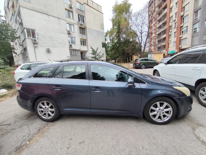 Toyota Avensis, снимка 5 - Автомобили и джипове - 52121536