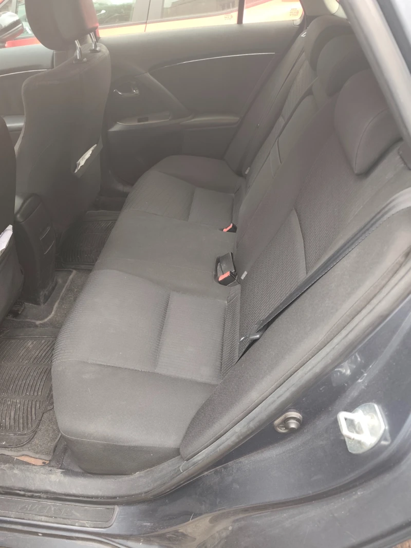 Toyota Avensis, снимка 9 - Автомобили и джипове - 52121536