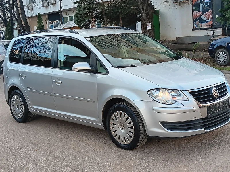 VW Touran 2.0TDI, снимка 3 - Автомобили и джипове - 52851024