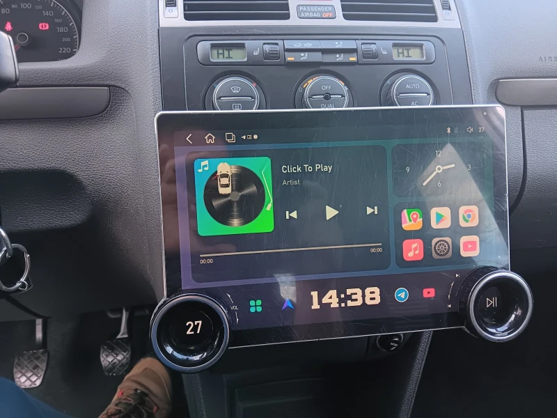 VW Touran 2.0TDI, снимка 15 - Автомобили и джипове - 52851024