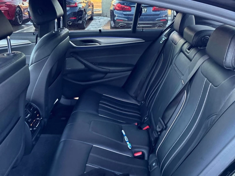 BMW 540 i xDrive 2019 * CARFAX * БЕЗ ПЪРВОНАЧАЛНА ВНОСКА, снимка 13 - Автомобили и джипове - 52879644
