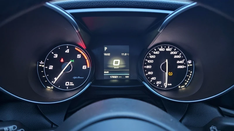 Alfa Romeo Giulia (952) 2.2L Turbo Diesel, снимка 12 - Автомобили и джипове - 53071610