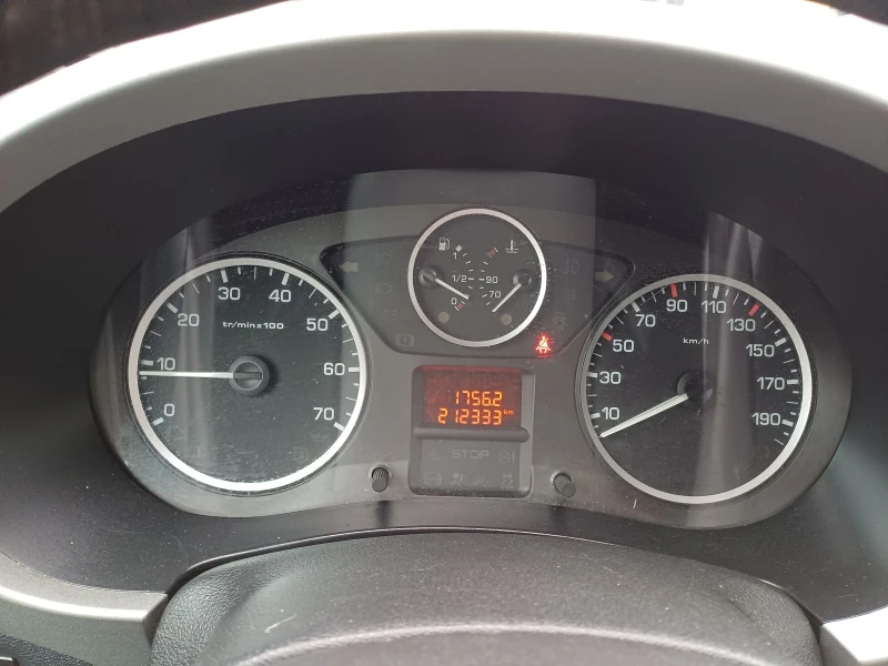 Peugeot Partner Teppe 1.6hdi, снимка 12 - Автомобили и джипове - 53088646