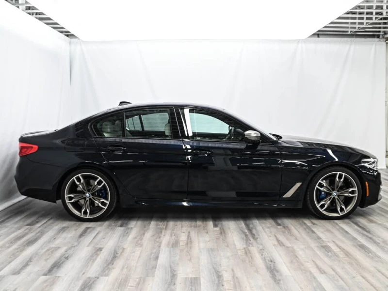 BMW 550 M-Performance * CARFAX * АвтоКредит * (ЦЕНА ДО БГ), снимка 4 - Автомобили и джипове - 53206013