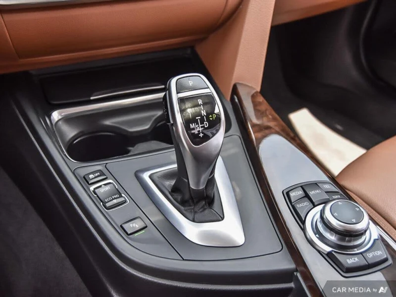 BMW 335 RWD* АвтоКредит* (ЦЕНА ДО БГ), снимка 14 - Автомобили и джипове - 53252699