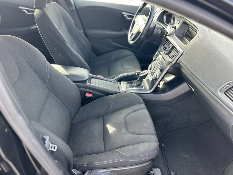 Volvo V40, снимка 12 - Автомобили и джипове - 53592622