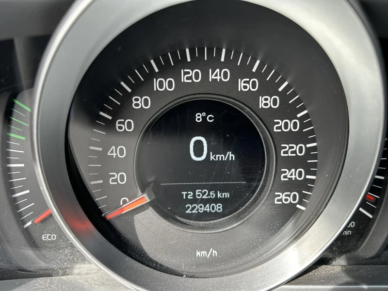 Volvo V40, снимка 15 - Автомобили и джипове - 53592622