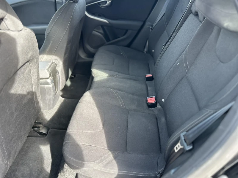 Volvo V40, снимка 14 - Автомобили и джипове - 53592622