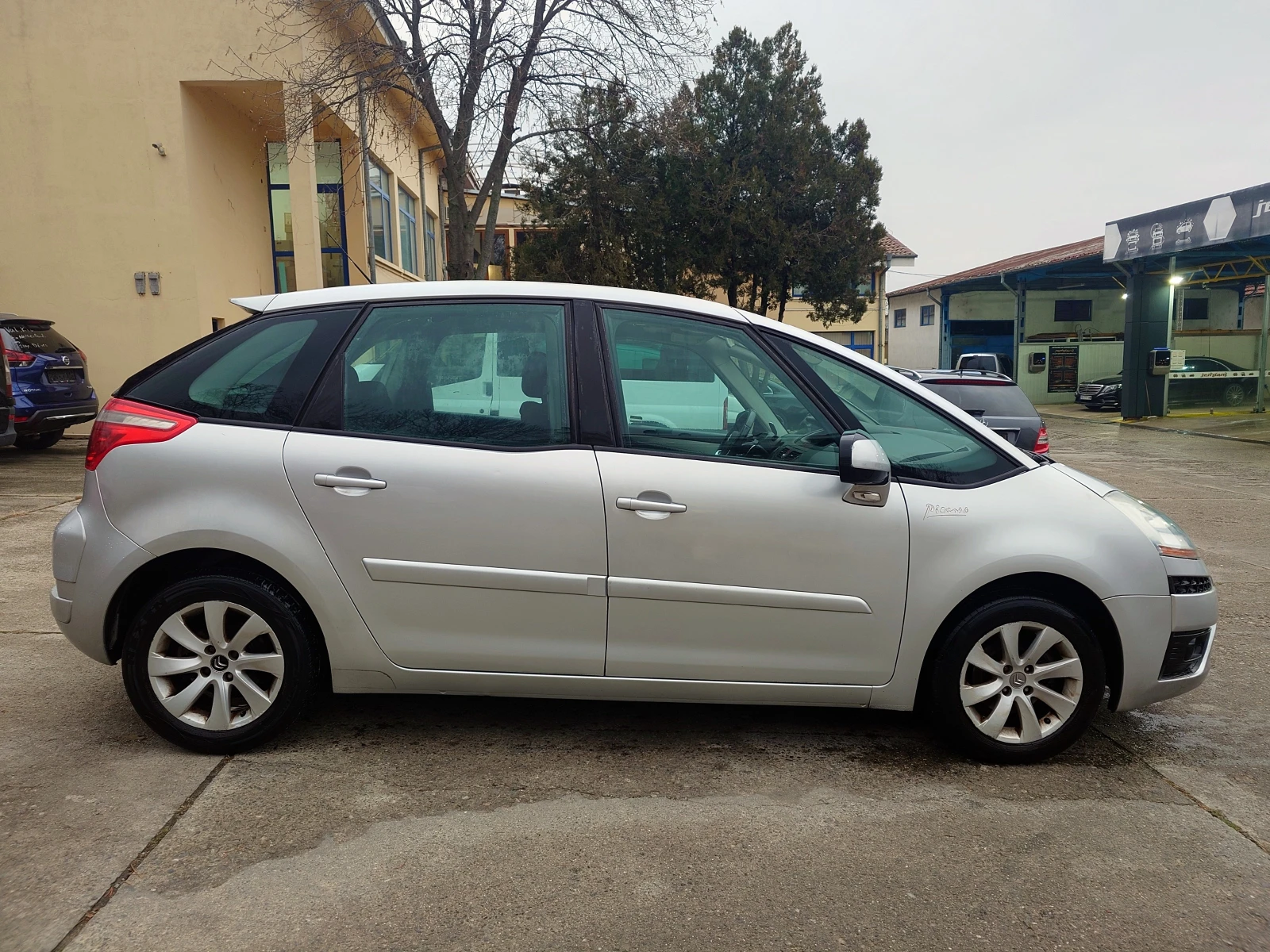 Citroen C4 Picasso 1.6HDI - изображение 2