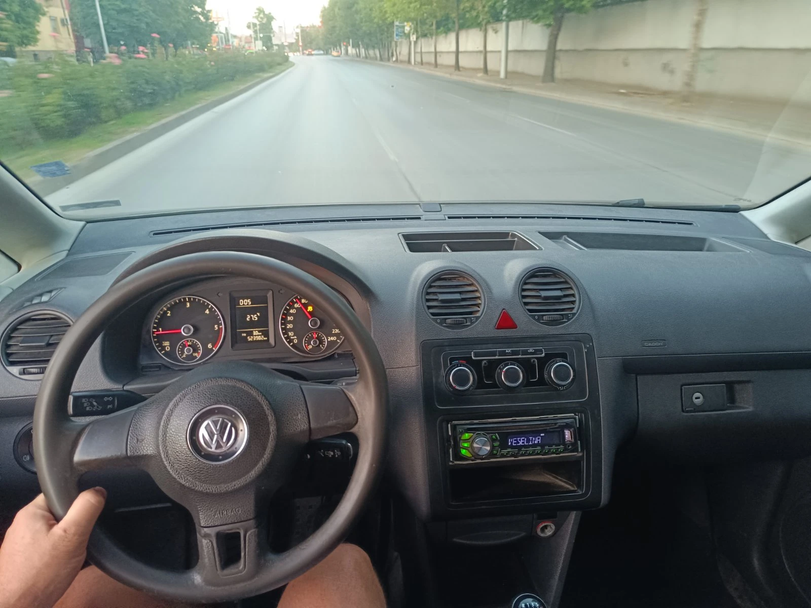 VW Caddy Товарен - изображение 2