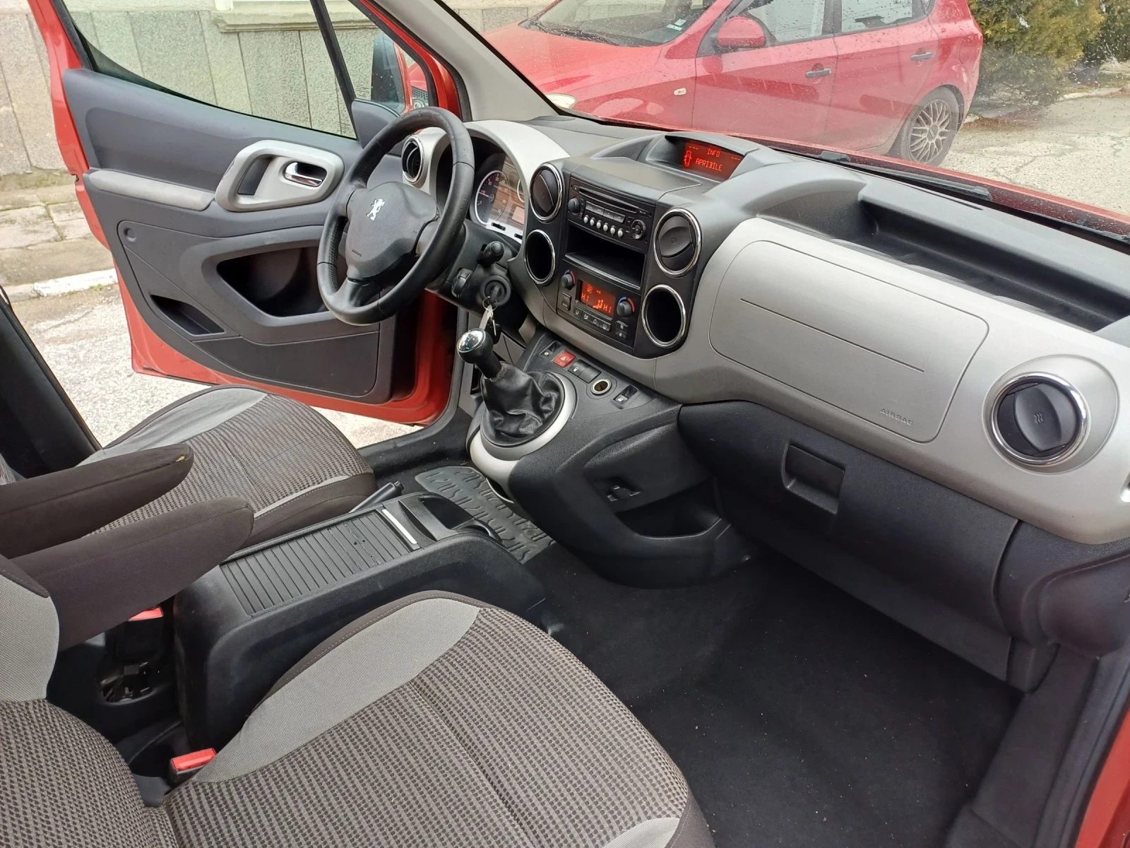 Peugeot Partner Teppe 1.6hdi - изображение 8