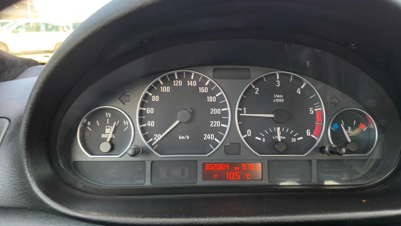 BMW 330  - изображение 10