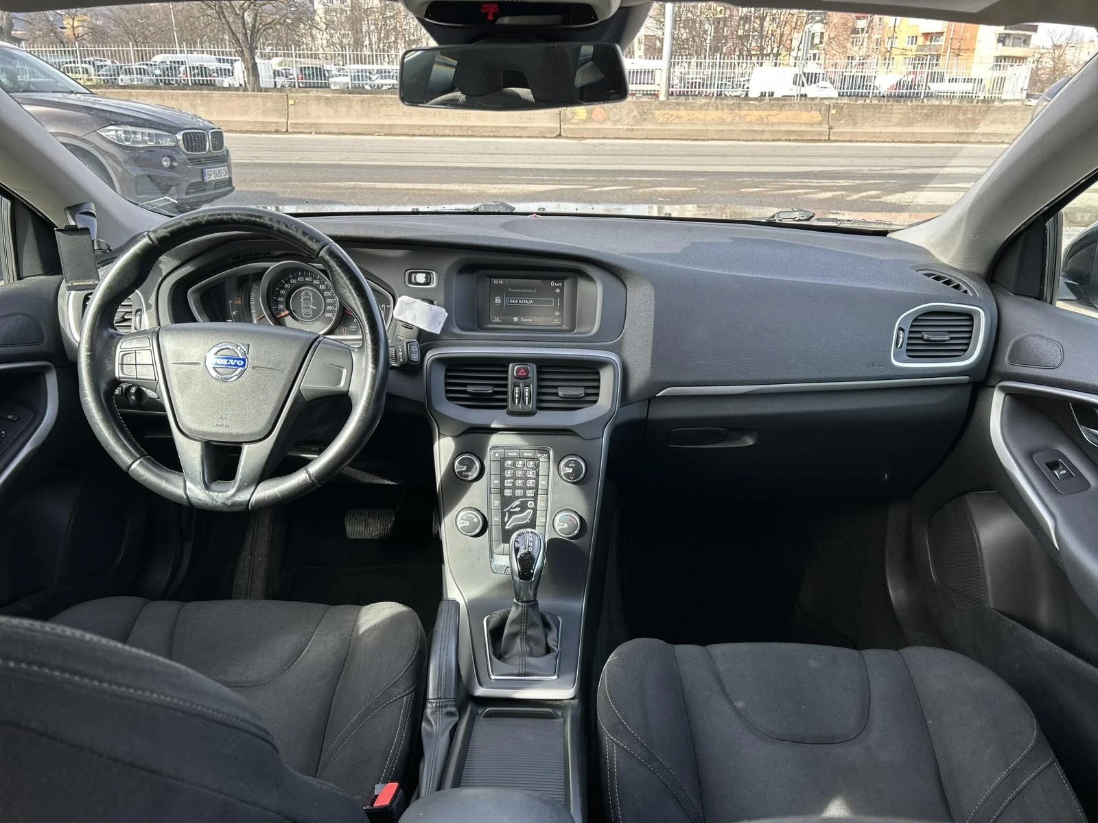 Volvo V40  - изображение 10
