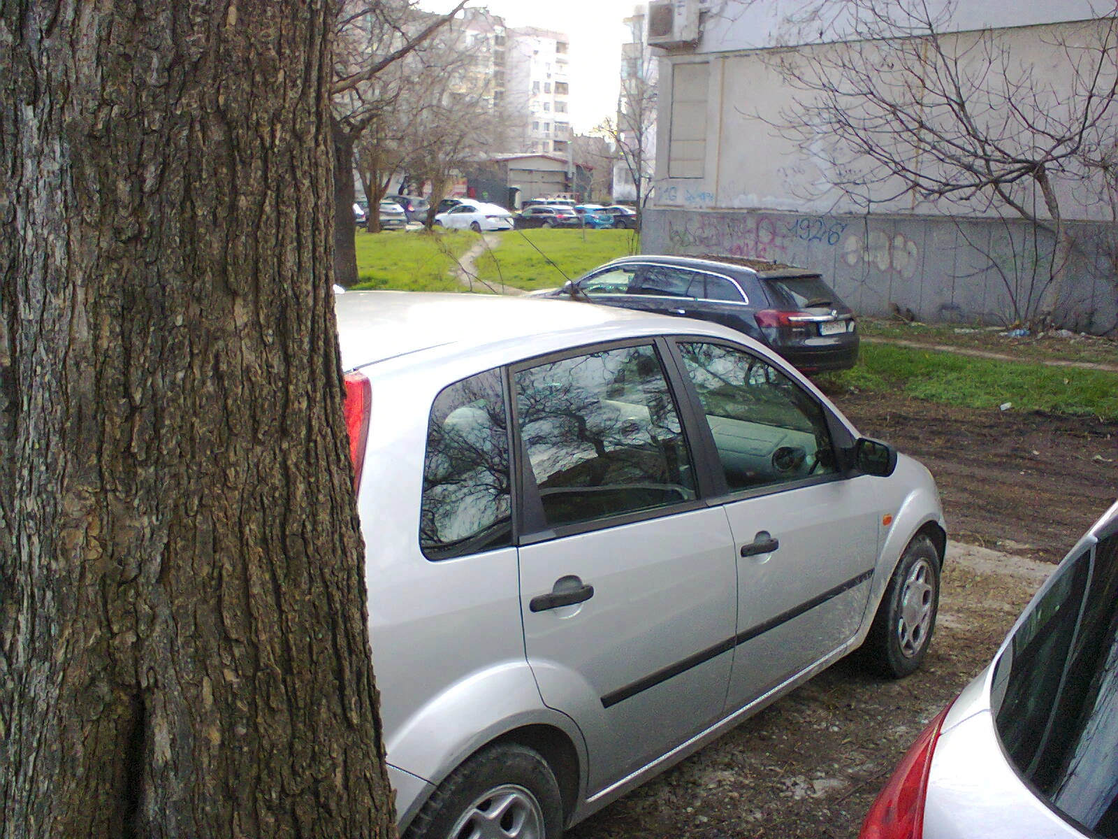 Ford Fiesta 1.3 бенз/газ * КЛИМА*  - изображение 9