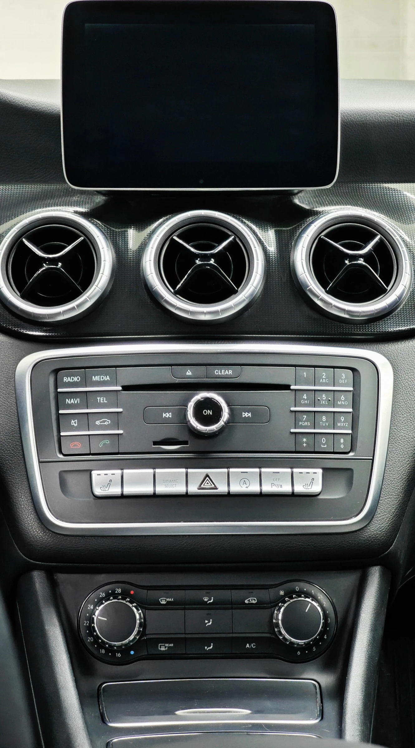 Mercedes-Benz CLA 200 200d Shooting brake 4MATIC Led Обслужена, снимка 11 - Автомобили и джипове - 53901408