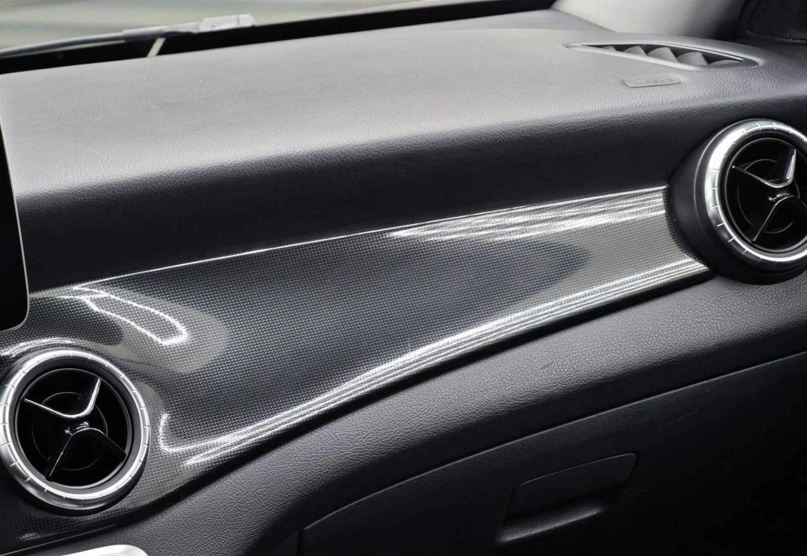 Mercedes-Benz CLA 200 200d Shooting brake 4MATIC Led Обслужена, снимка 12 - Автомобили и джипове - 53901408