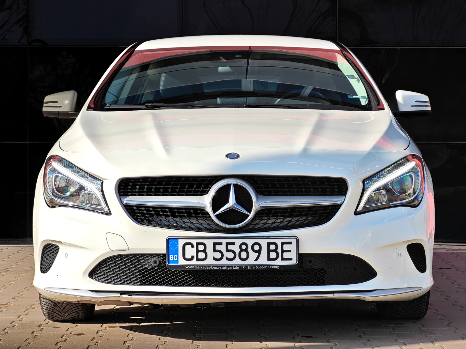 Mercedes-Benz CLA 200 200d Shooting brake 4MATIC Led Обслужена, снимка 2 - Автомобили и джипове - 53901408