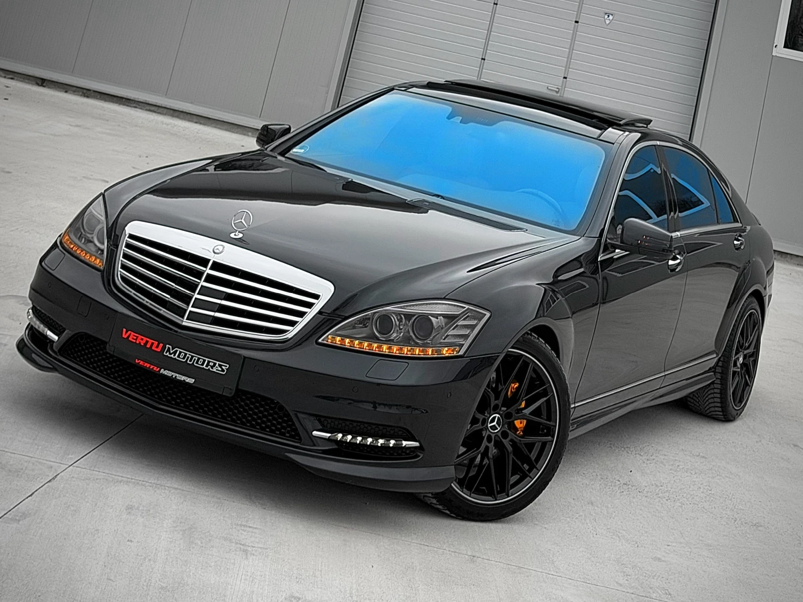 Mercedes-Benz S 500 AMG/ DESIGNO/ PANO/ 3xTV/ LONG/ CAMERA/ MASSAGE, снимка 2 - Автомобили и джипове - 54230636