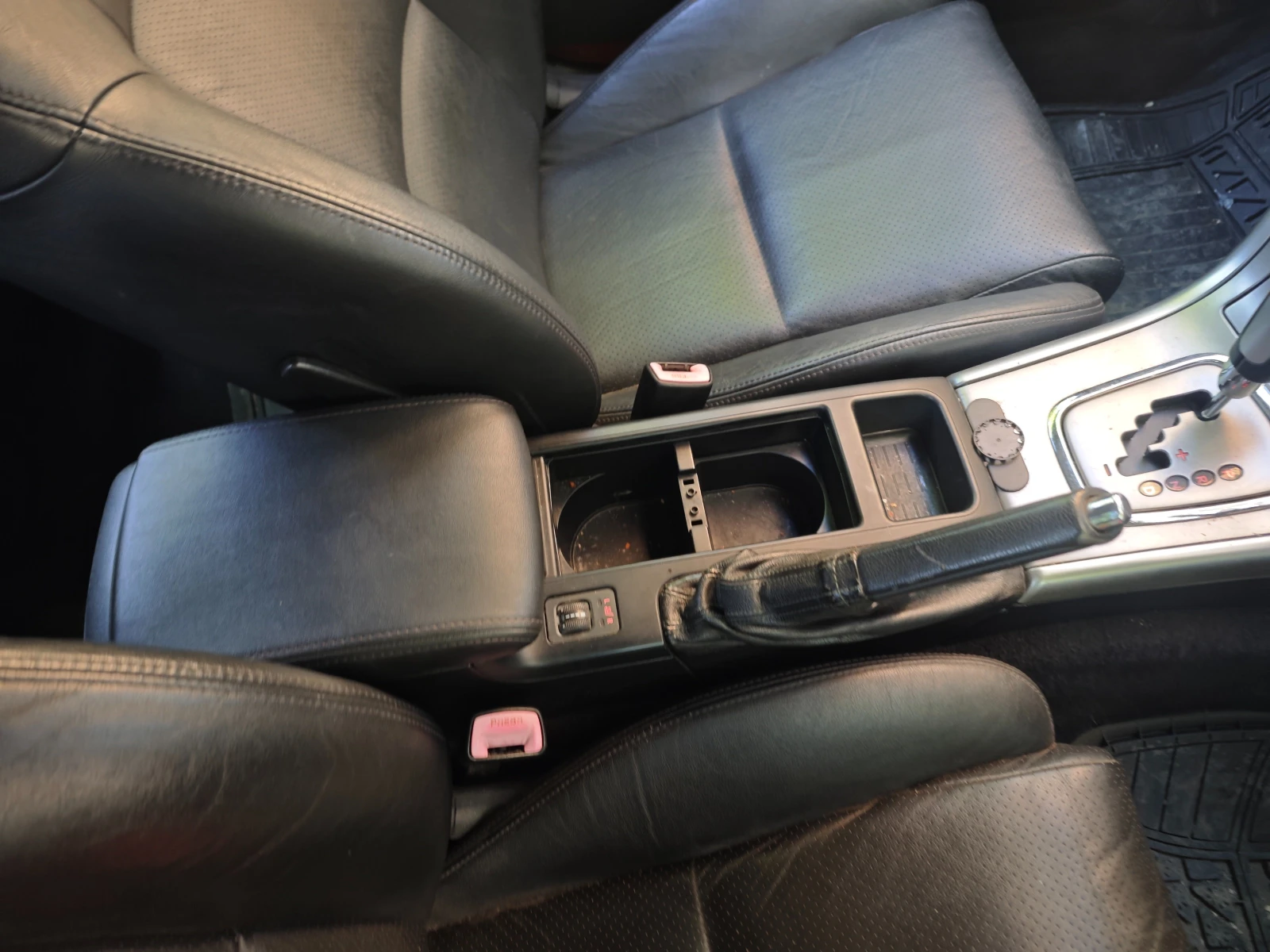 Subaru Legacy 3.0R, снимка 14 - Автомобили и джипове - 54315410