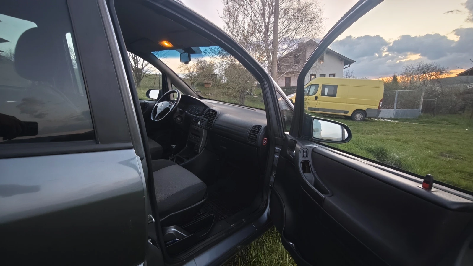 Opel Zafira, снимка 12 - Автомобили и джипове - 54322859