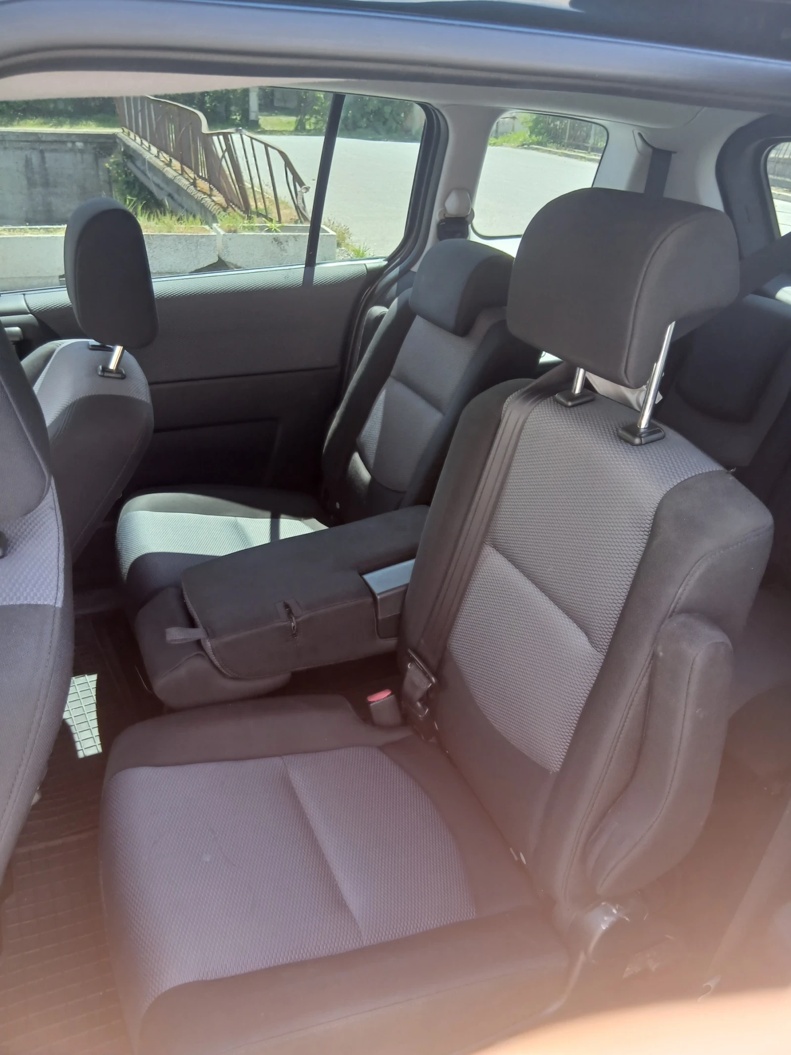 Mazda 5, снимка 5 - Автомобили и джипове - 54448845