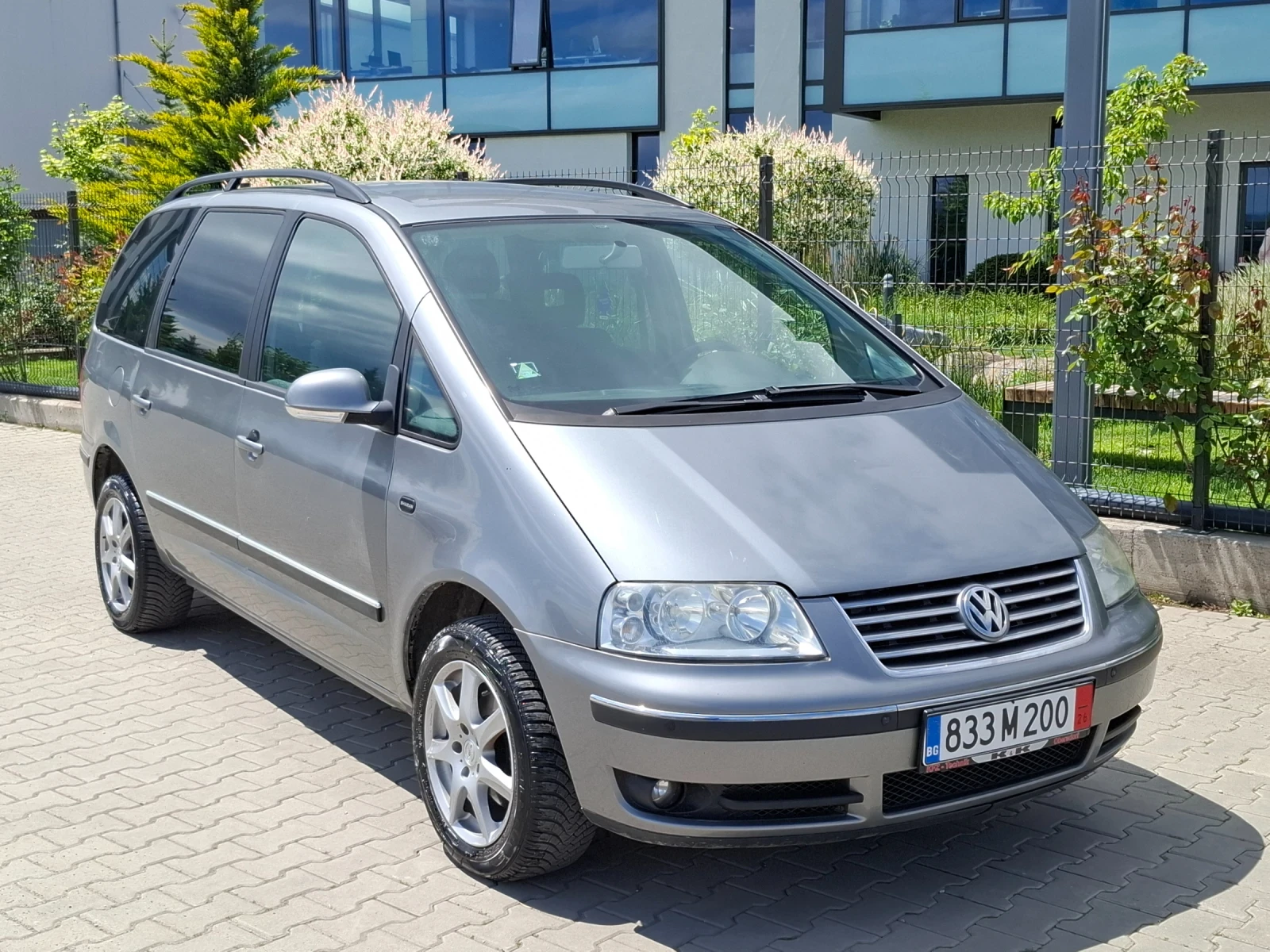 VW Sharan 1.9TDI* (131кс)* FACELIFT* НОВ ВНОС* , снимка 9 - Автомобили и джипове - 54597880