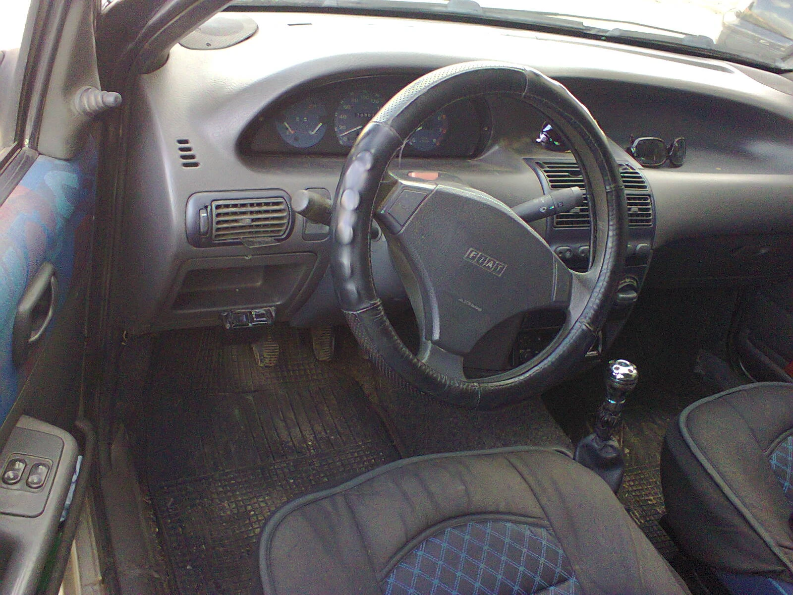 Fiat Punto 1.2 Газ-Бензин Климатик Обслужен 4 врати , снимка 12 - Автомобили и джипове - 55207537